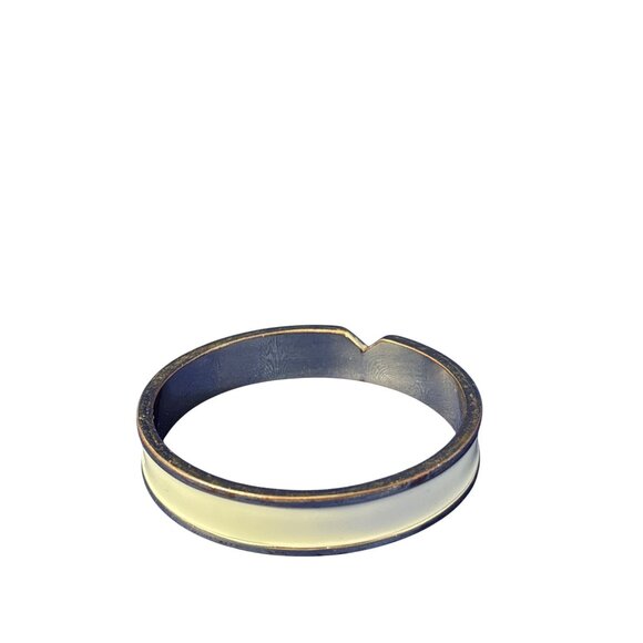 Sam Edelman Signed Bangle Bracelet Cream Enamel Goldtone 7.75 inches - Picture 3 of 6